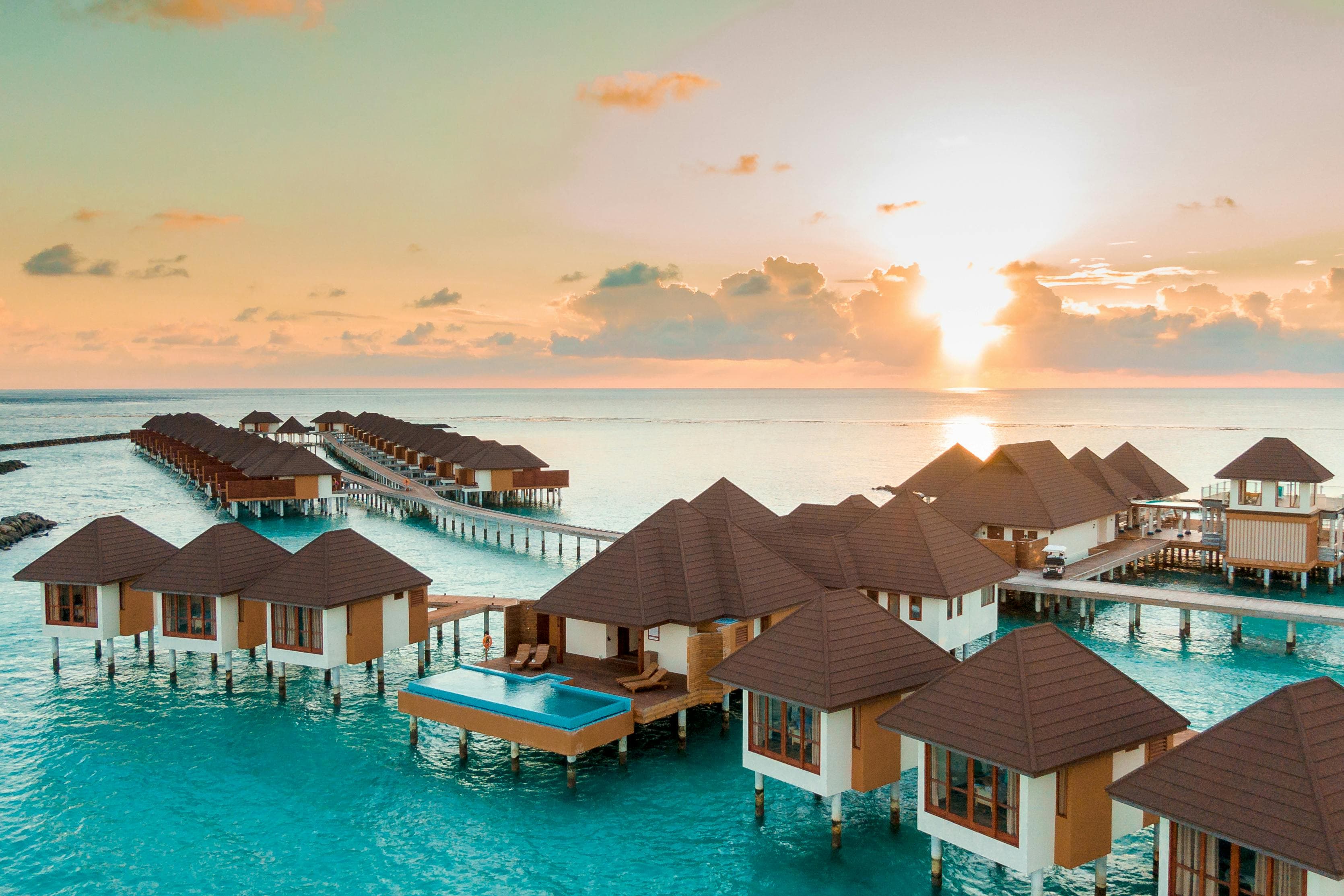 Best Time to Visit the Maldives: Dry Season or Rainy Season?